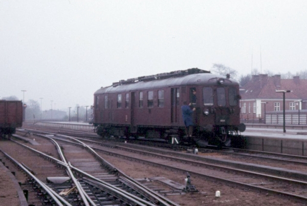 DK10233
