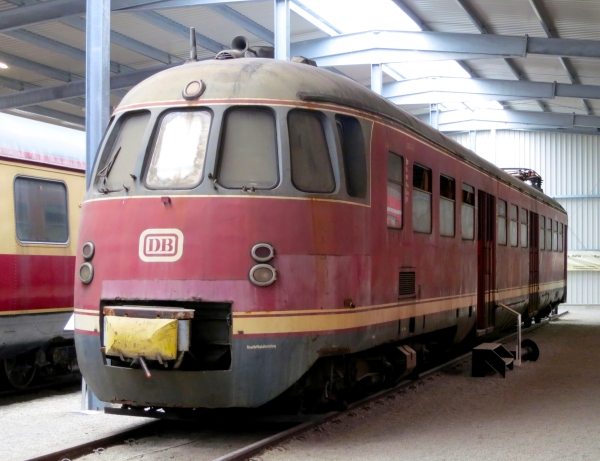 DK11001