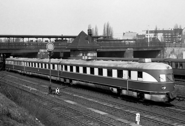 DK11025