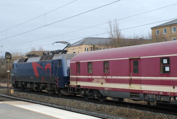 DK11030