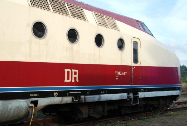DK11048