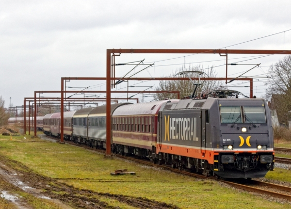 DK12106
