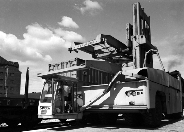 DK12241