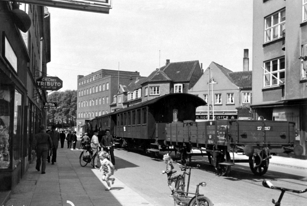 DK13700