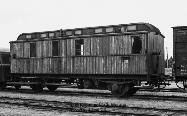 DK7932